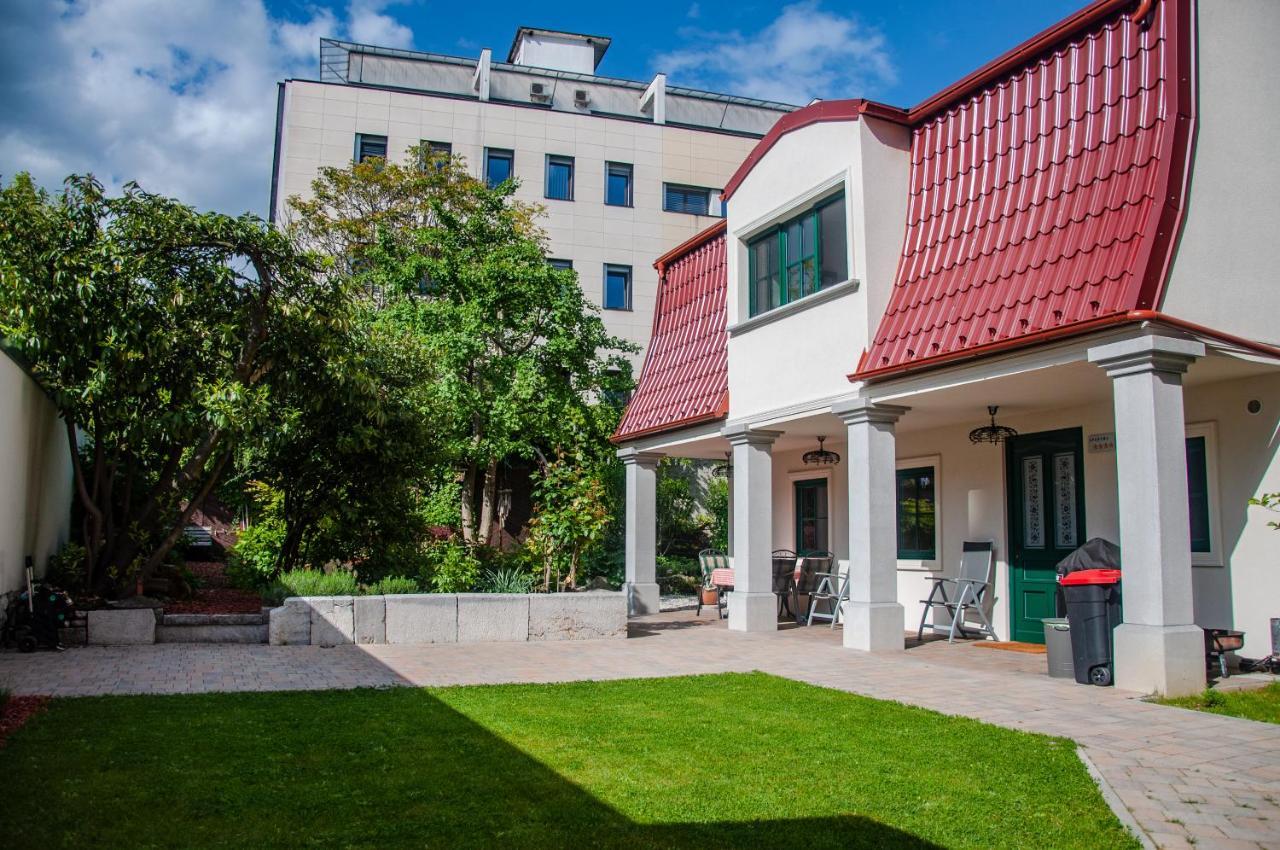 Entire House In The Center Of Ljubljana - Free Parking - Dragon Garden Pavilion Ljubljana Exteriör bild